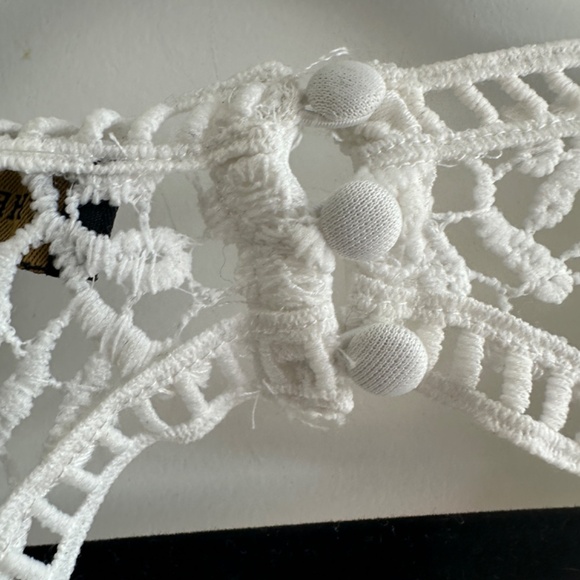 White Lace Dress 70s Style w/Bell Sleeves - Picture 4 of 8